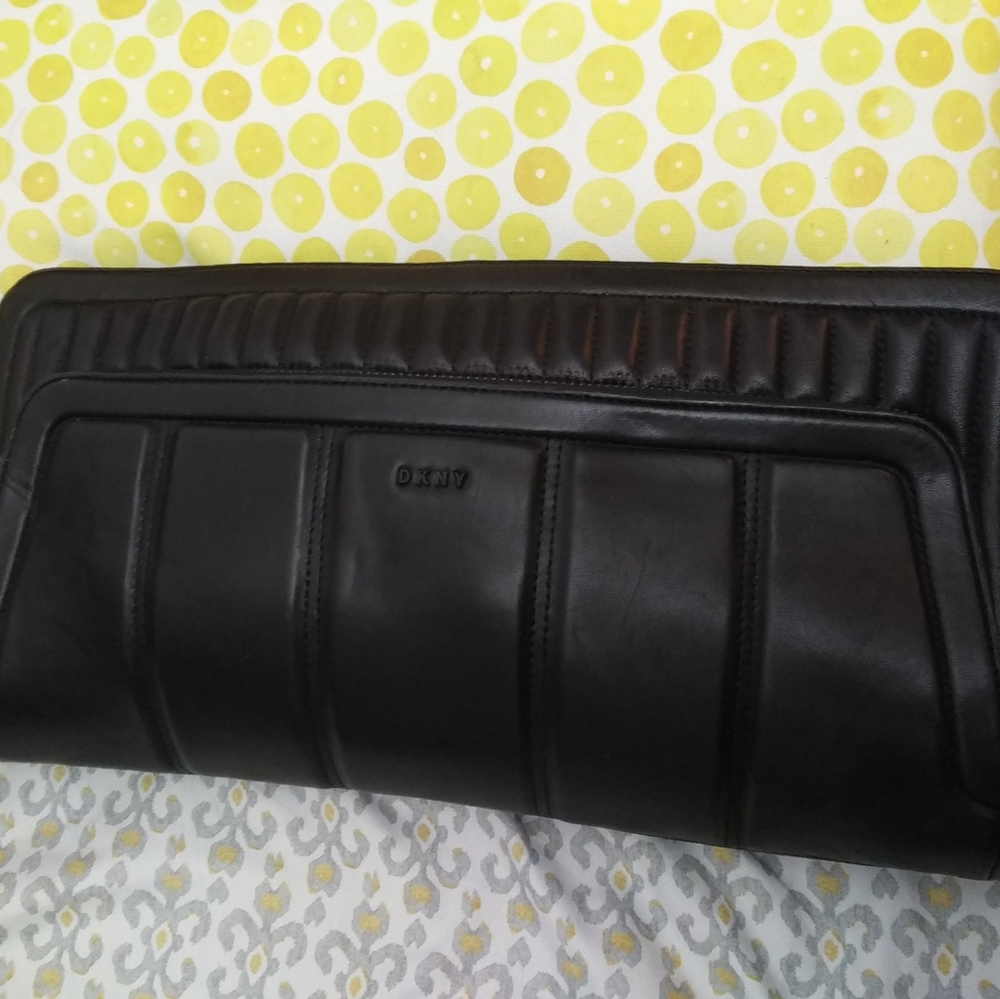 Woman extra large retro style  leather DKNY